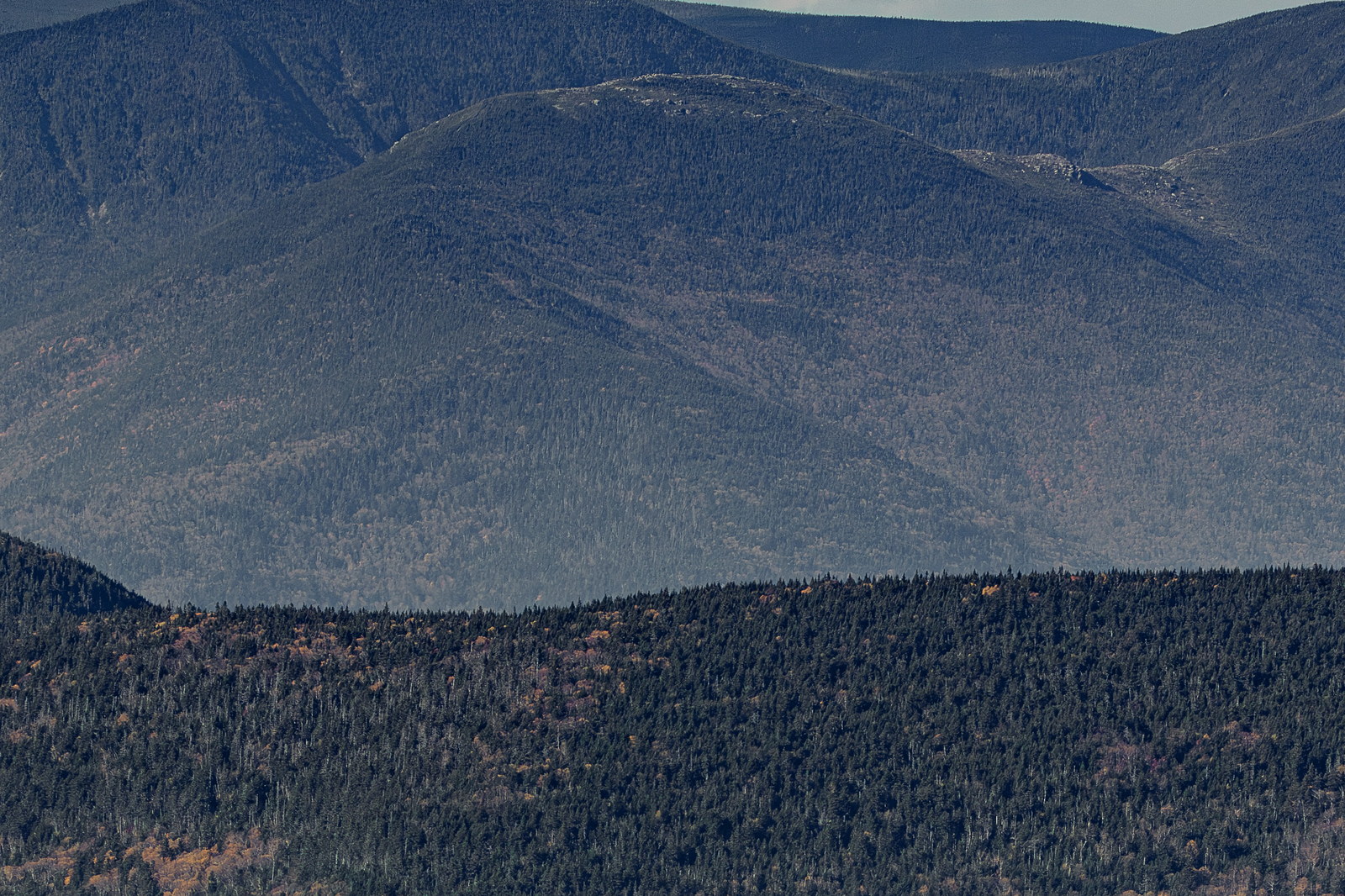 Bondcliff mountain ridge with autumn forest in White Mountains, New Hampshire